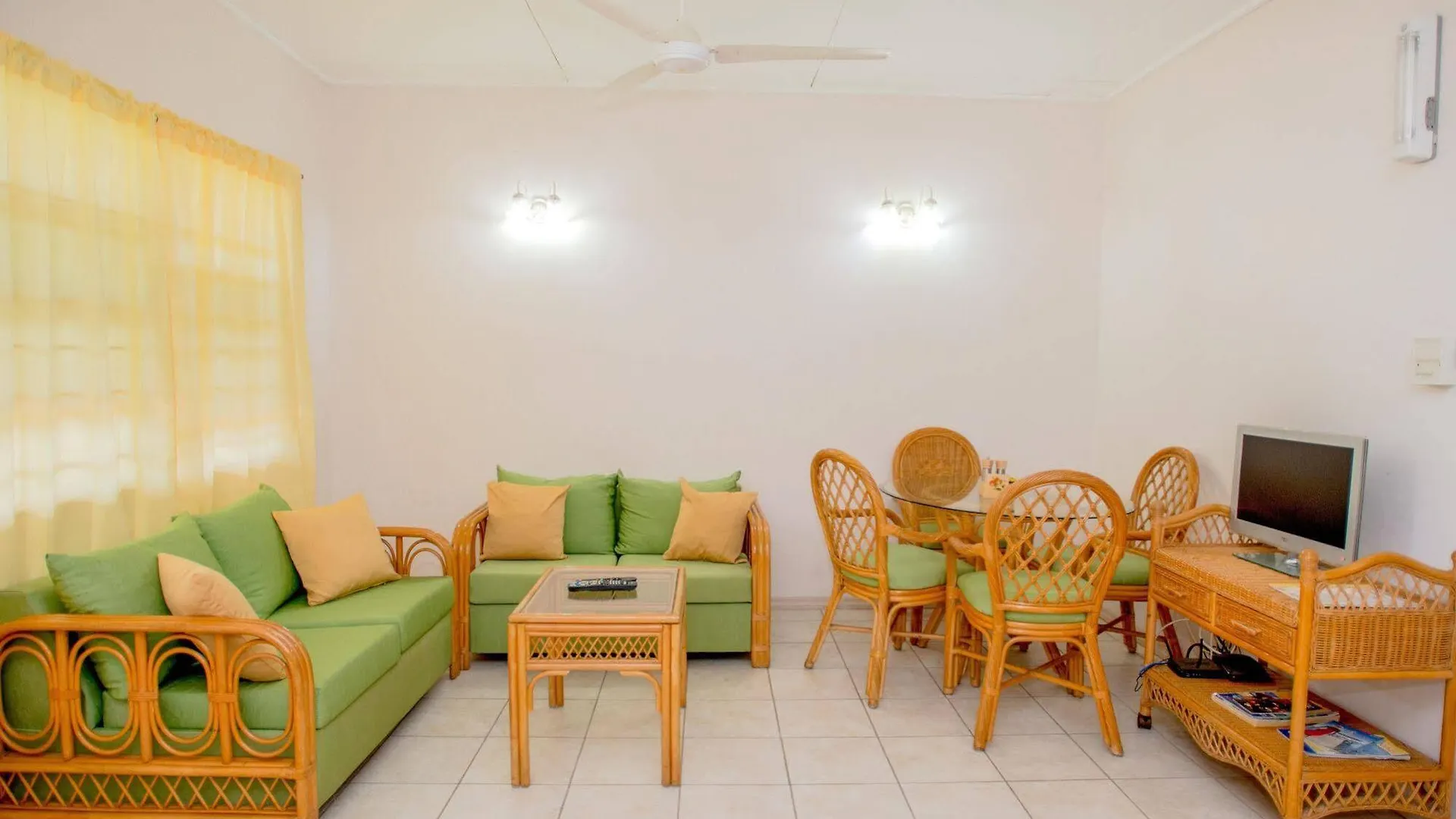Bougainvillea Apartments St. George's 0*,